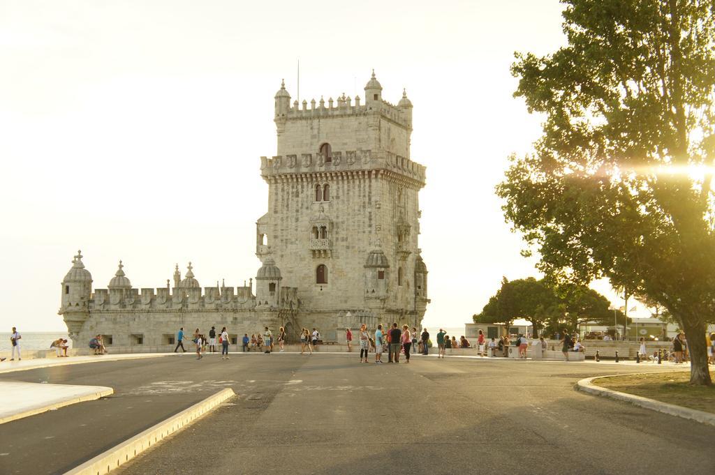 Modern Near The Bridge * Lissabon
