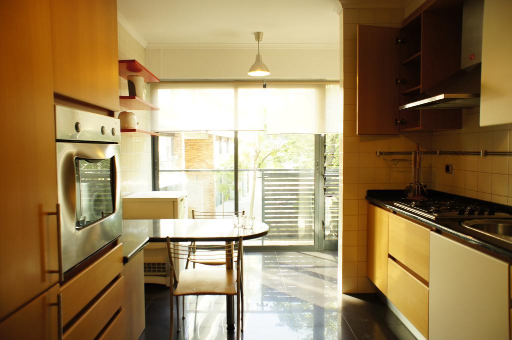 Modern Near The Bridge Apartment Lissabon