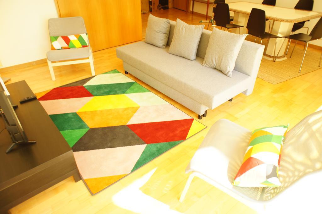 Modern Near The Bridge Apartment Lissabon