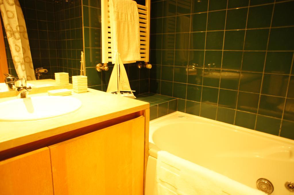 Modern Near The Bridge Apartment Lissabon